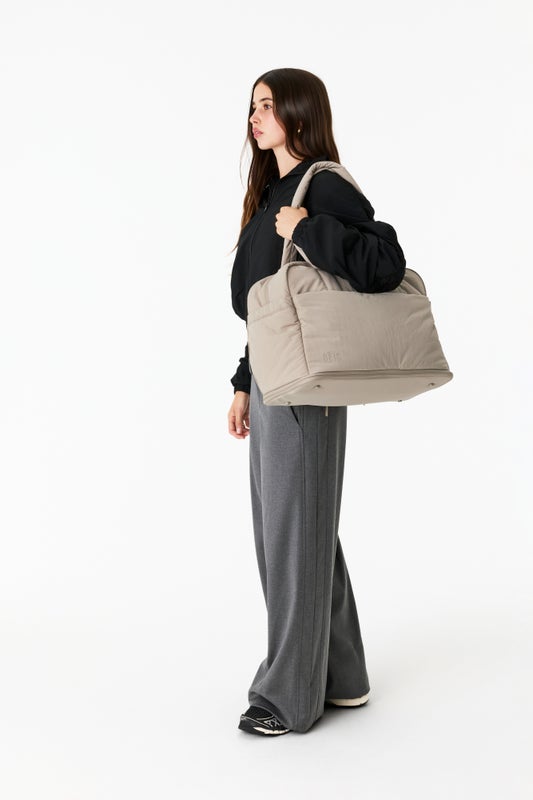 The Air Duffle in Oat - Image 5