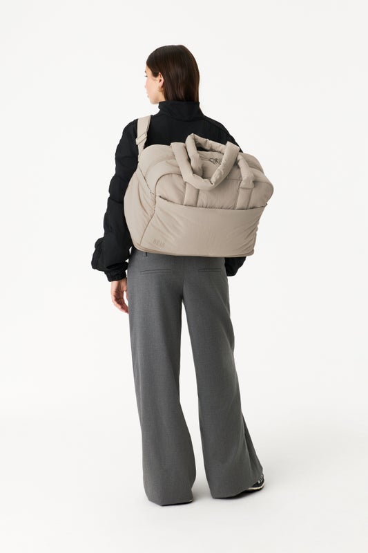 The Air Duffle in Oat - Image 6