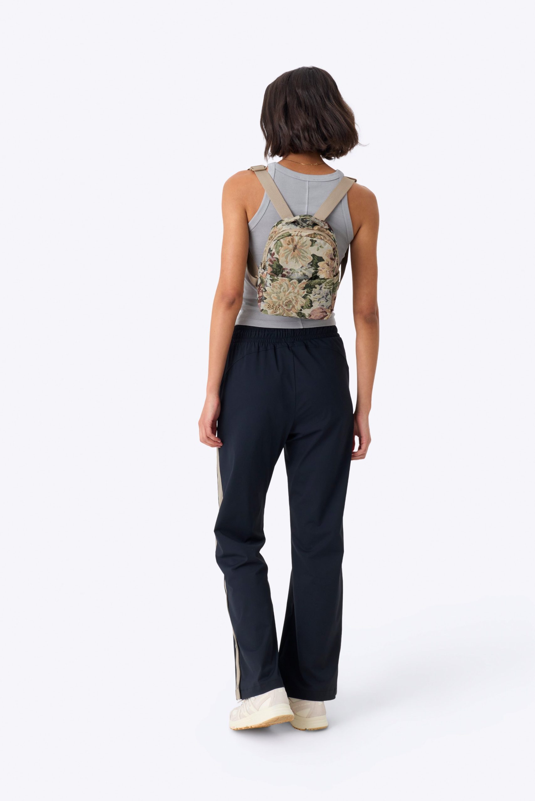 The Mini Backpack in Vintage Floral - Image 6