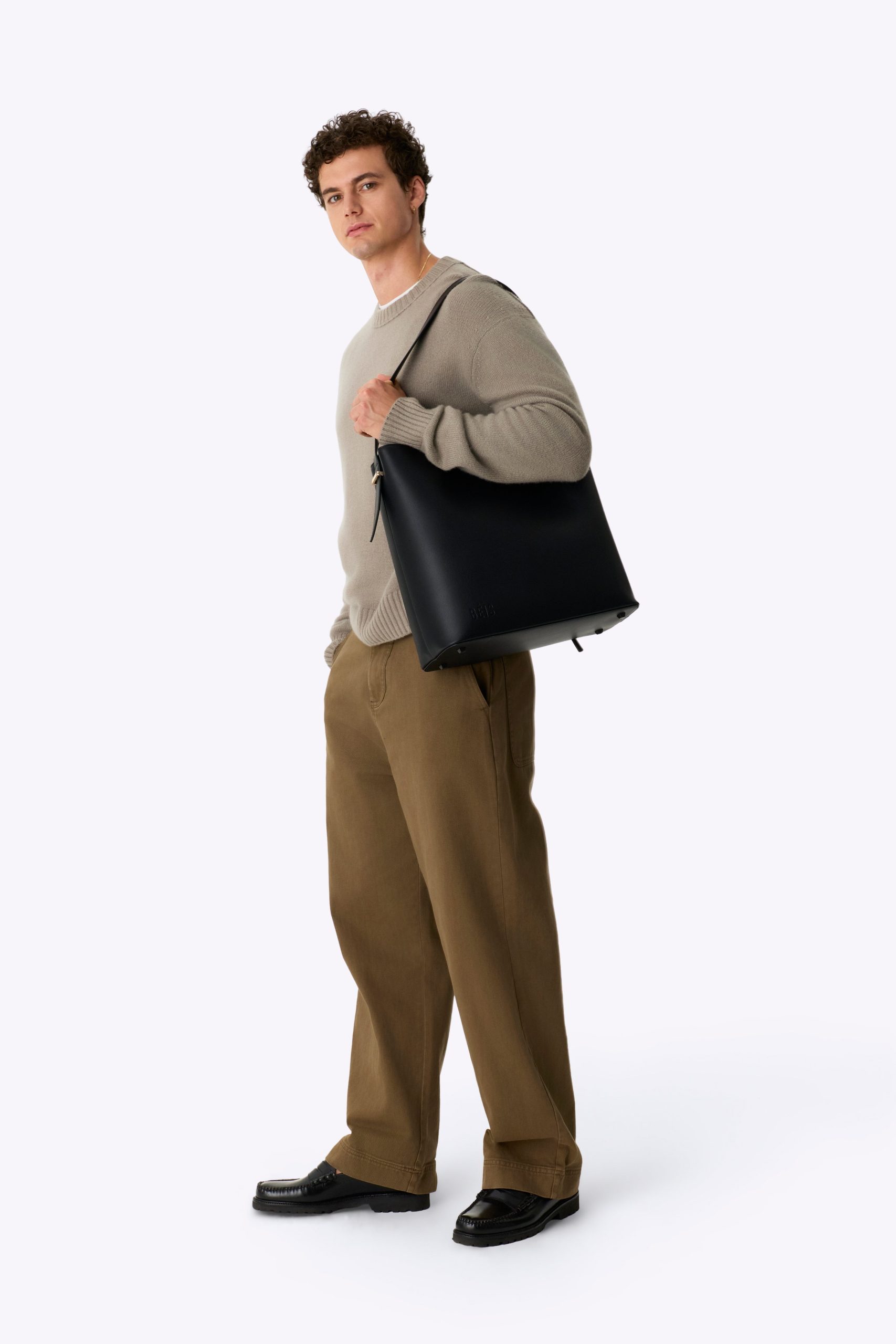 The Essential Weekender in Black - Image 5