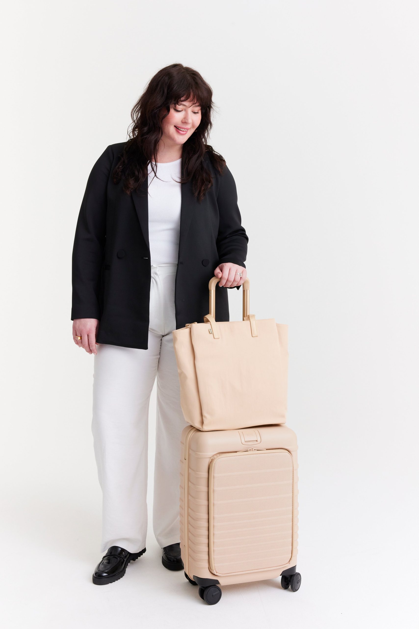 The Commuter Tote in Beige - Image 14