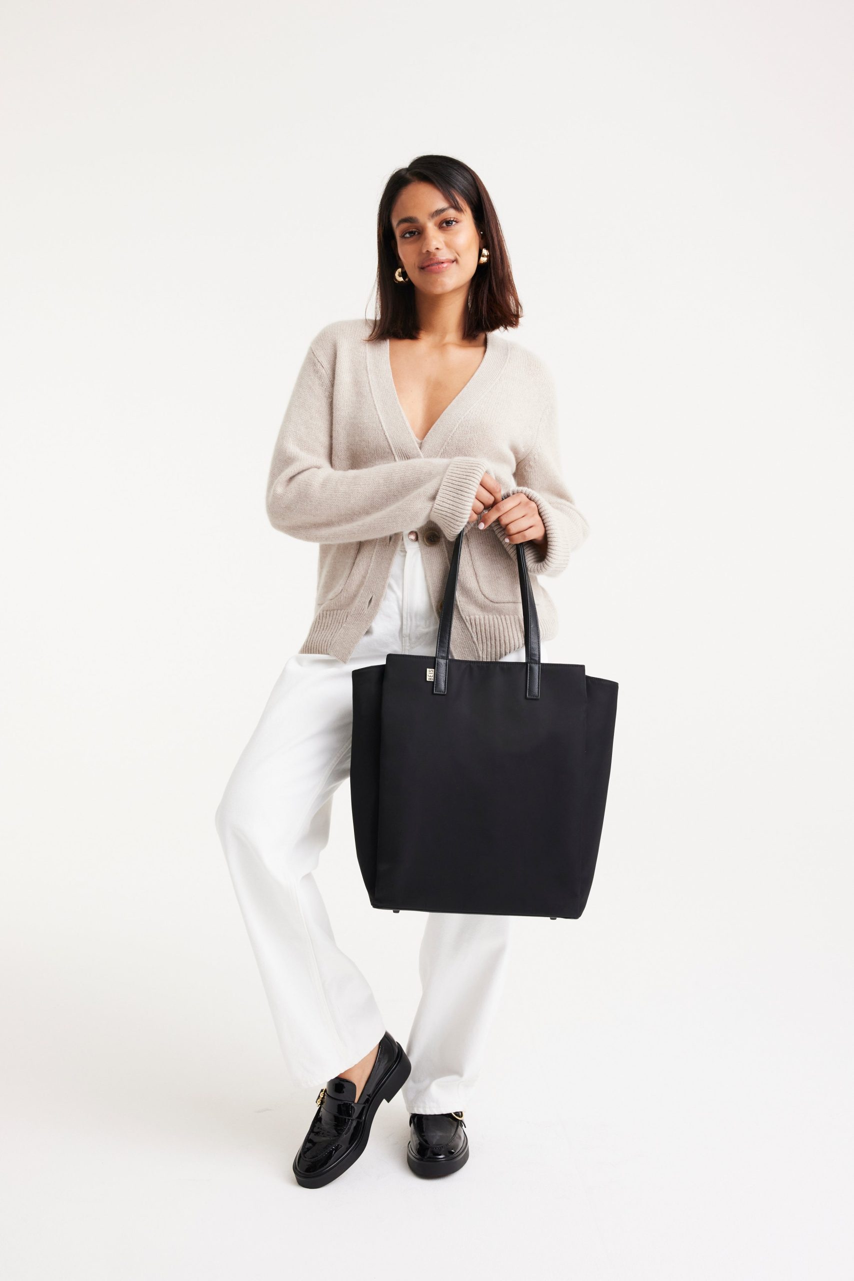 The Commuter Tote in Black - Image 14