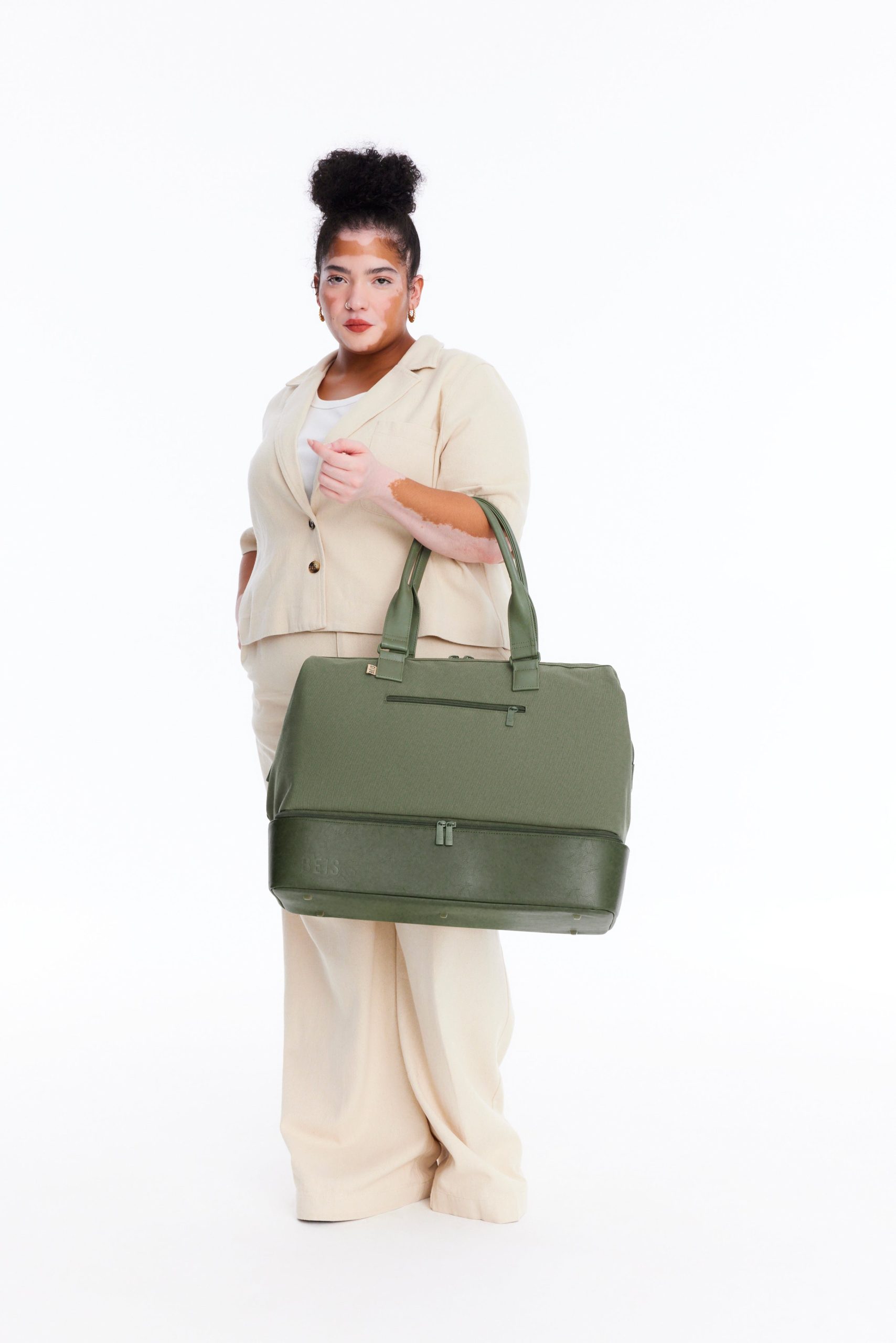 Resale The Weekender in Olive - Image 5