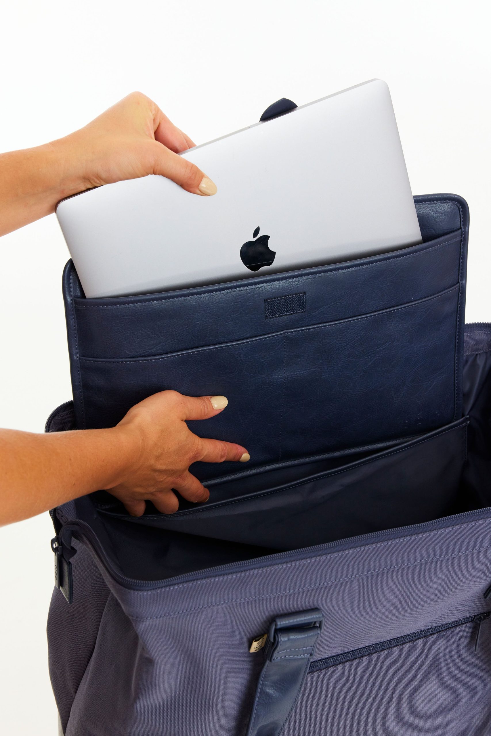 Resale The Convertible Weekender in Navy - Image 6