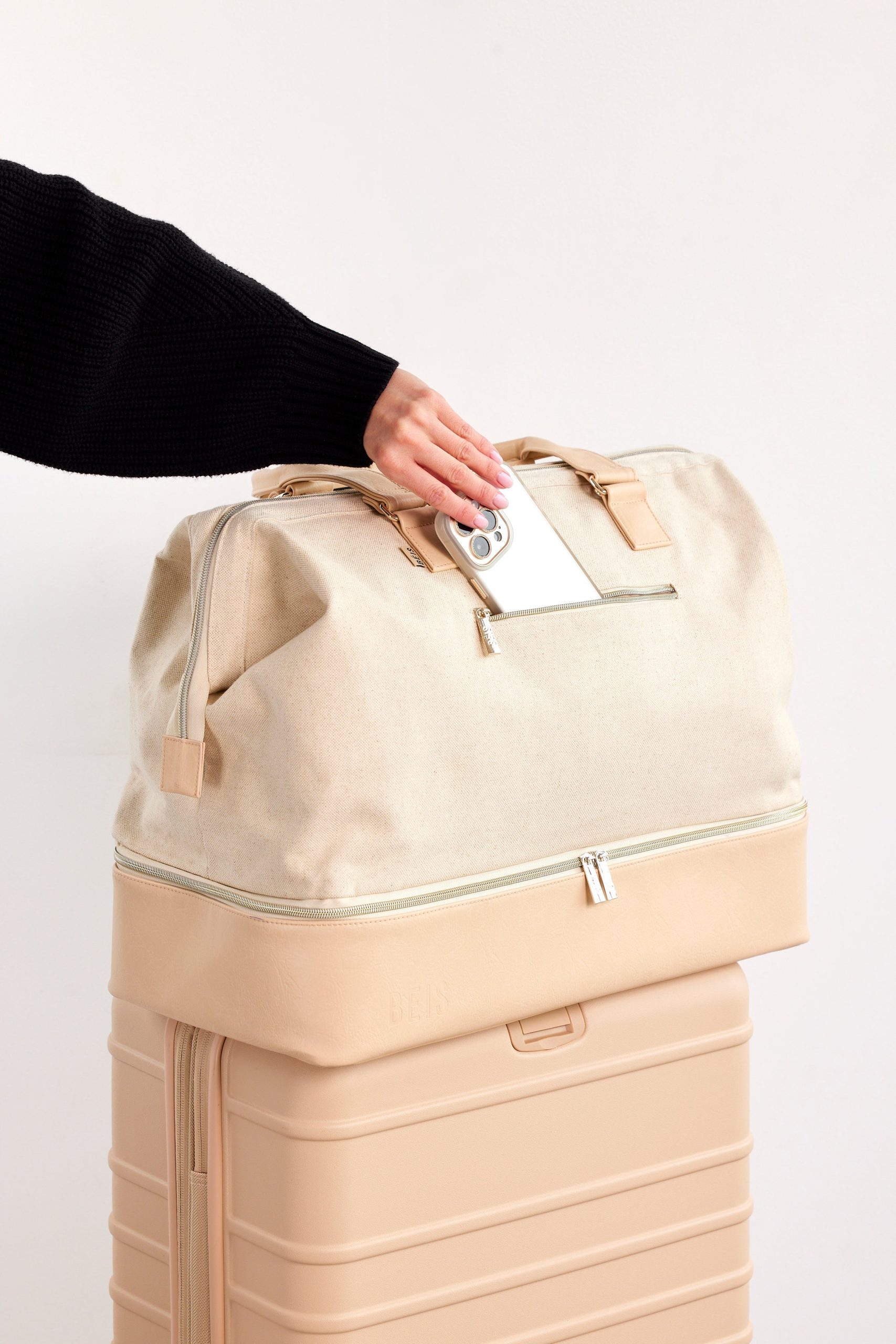 Resale The Weekender in Beige - Image 8
