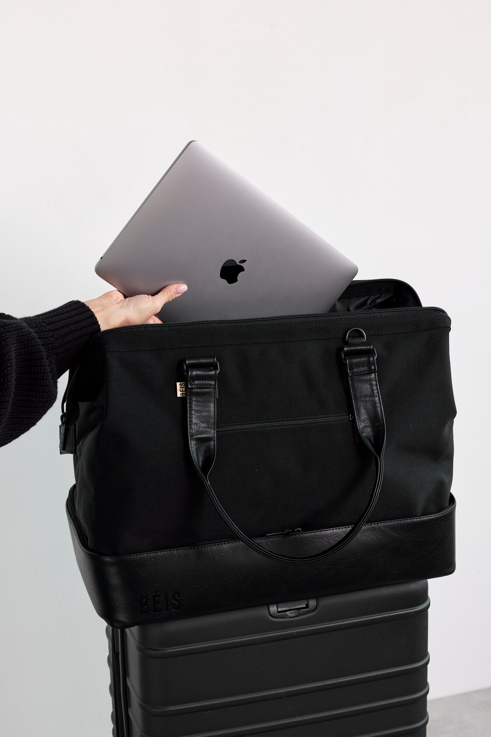 The Weekender in Black - Image 7