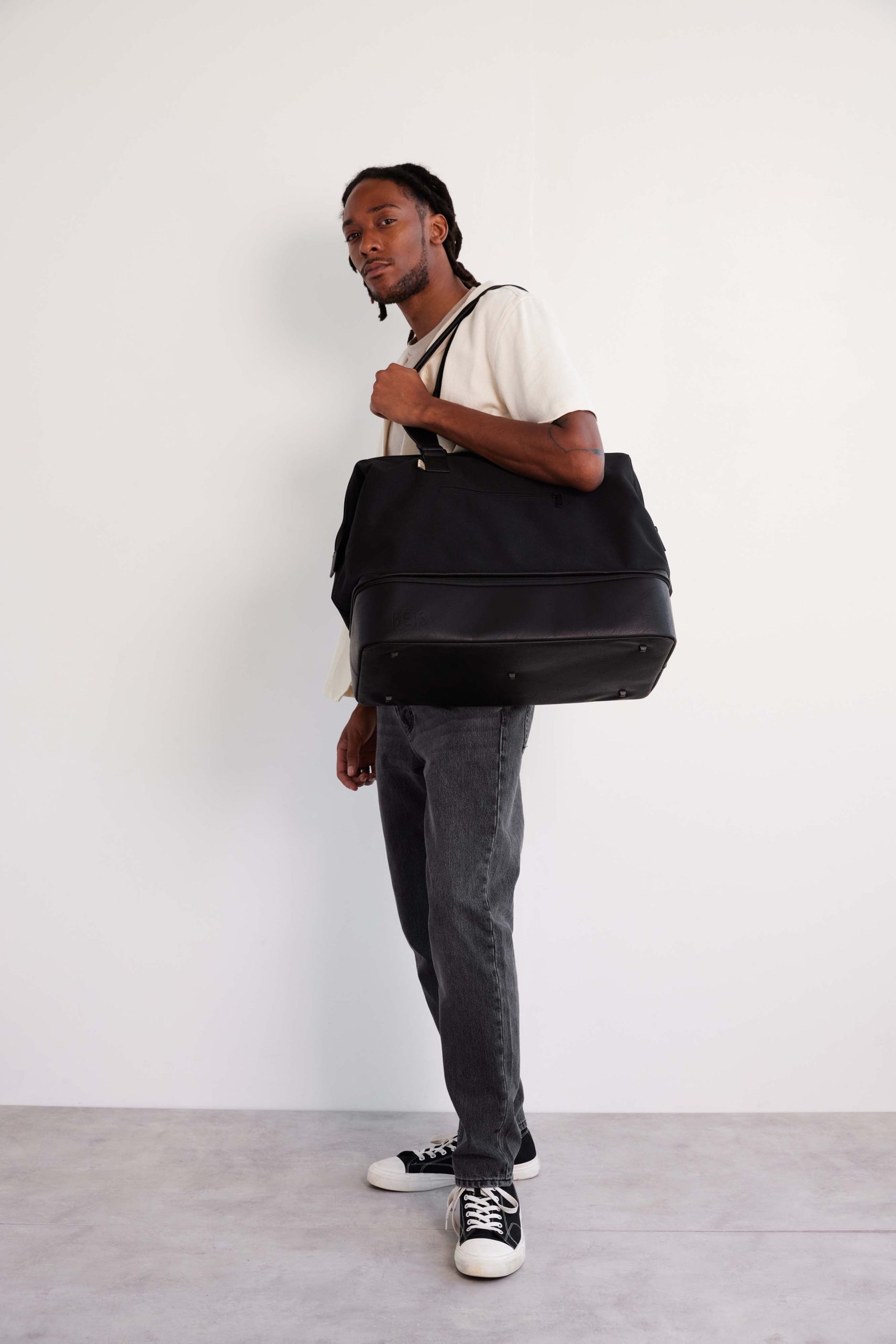The Weekender in Black - Image 12