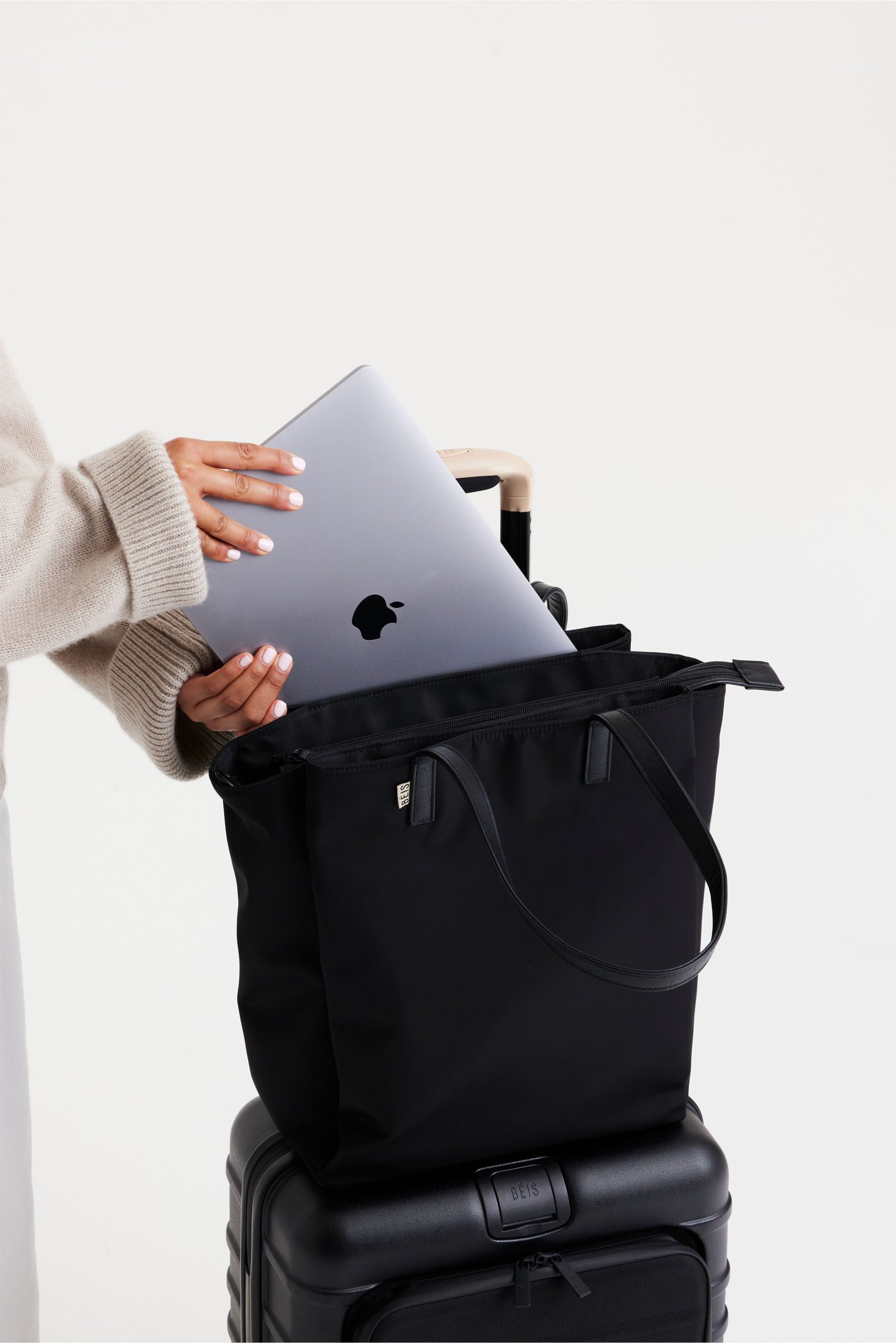 The Commuter Tote in Black - Image 8