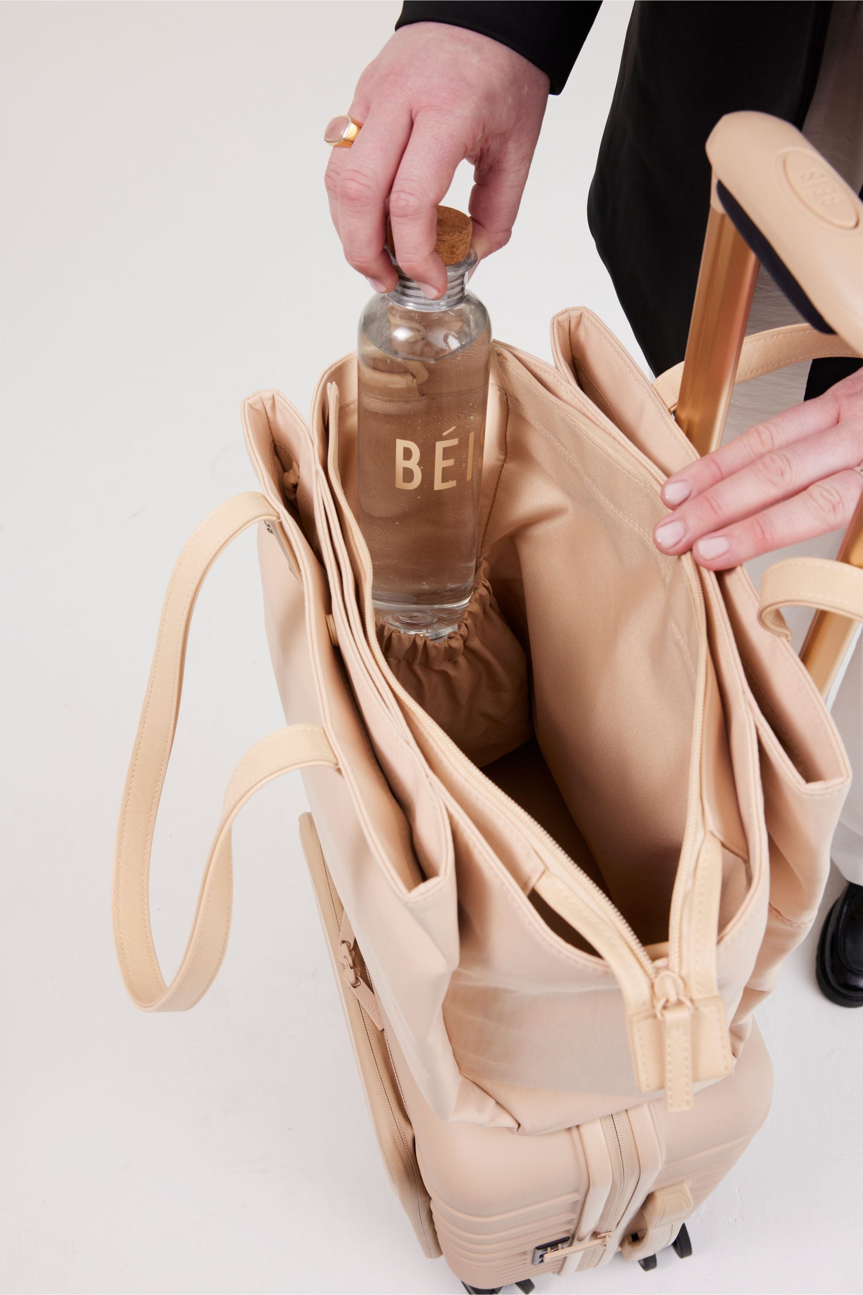 The Commuter Tote in Beige - Image 13