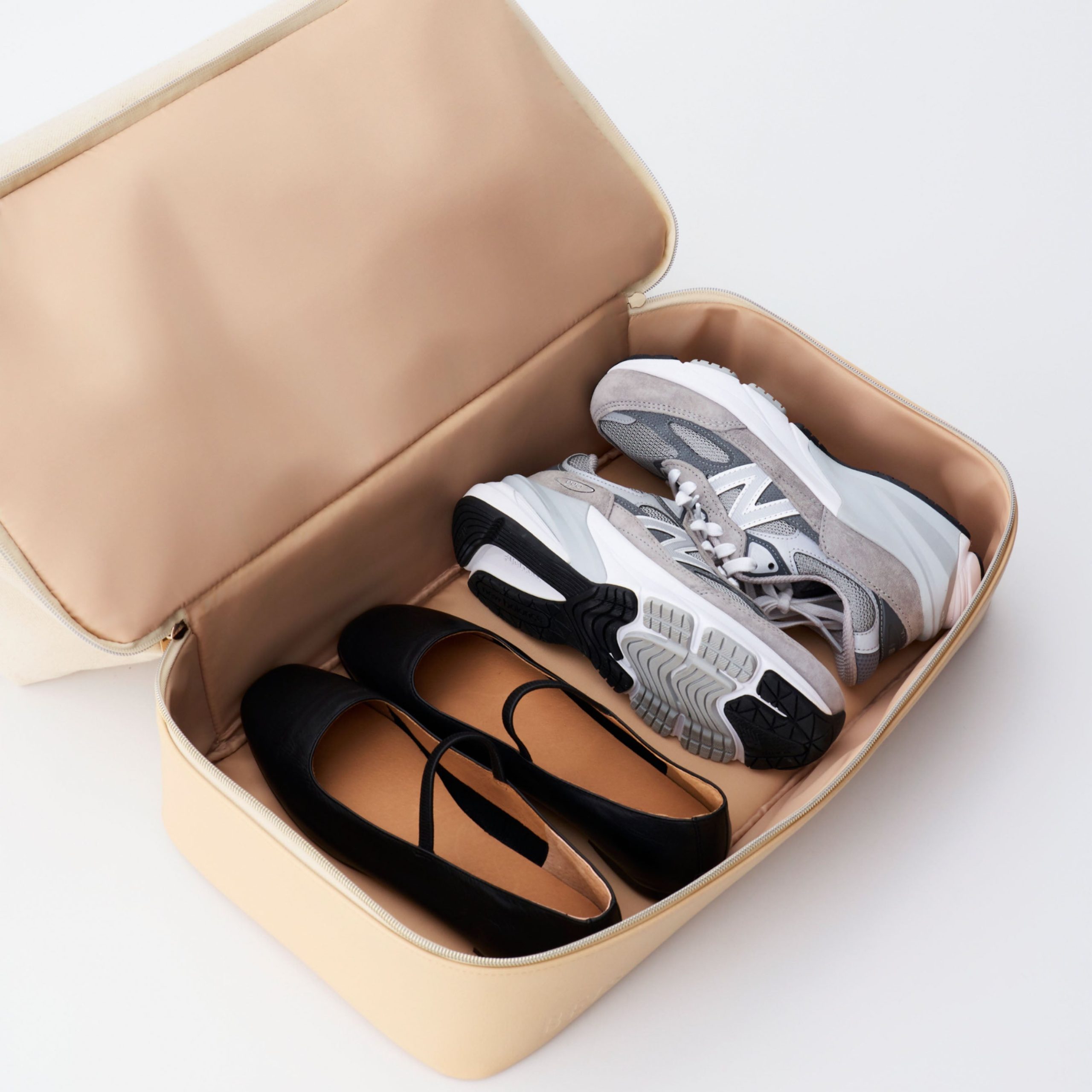 The Weekender in Beige - Image 9