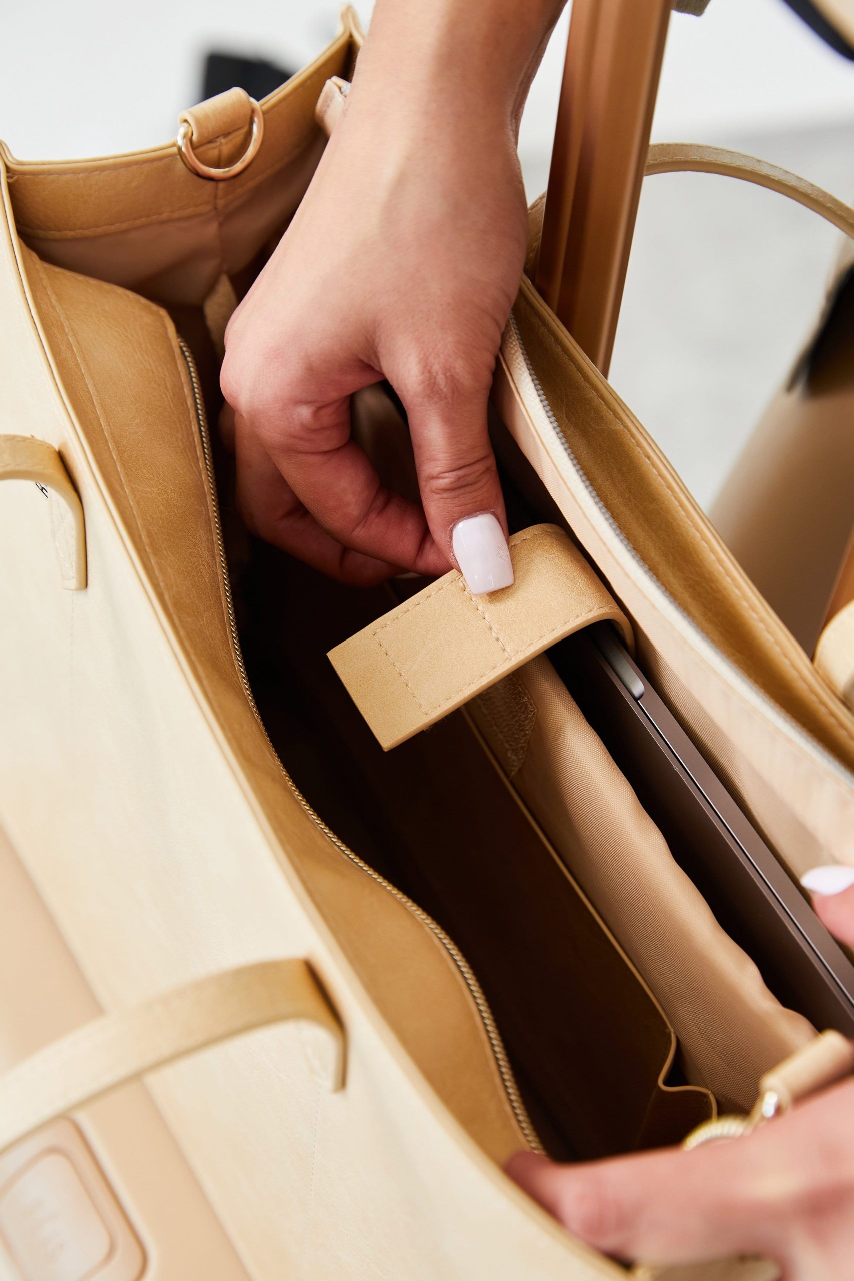 Resale The Work Tote in Beige - Image 7